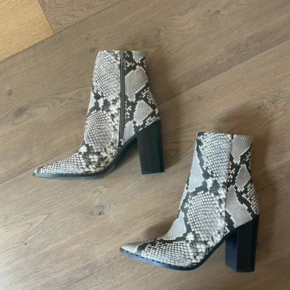 Aldo Loviren Snake Print Booties Size 8.5 - Picture 6 of 13